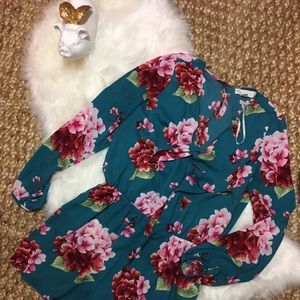 ⭕️Forever 21 Plus Romper.